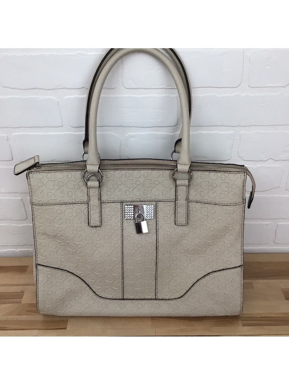 Guess ecru handbag contemporary luxury  purse big shoulder bag cream off white